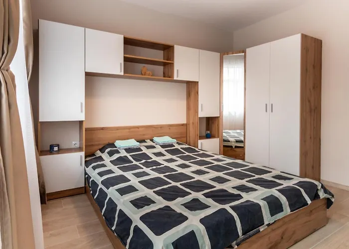 Radi's Coastal Chic Apartamento